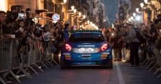 Battaglia tra campioni lungo le strade della 102ª Targa Florio, classica siciliana Battaglia tra campioni lungo le strade della 102ª Targa Florio, classica siciliana