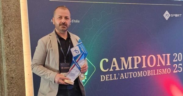Angelo Mercuri Tricolore Roma premiato per l’11° titolo italiano Bicilindriche Salita